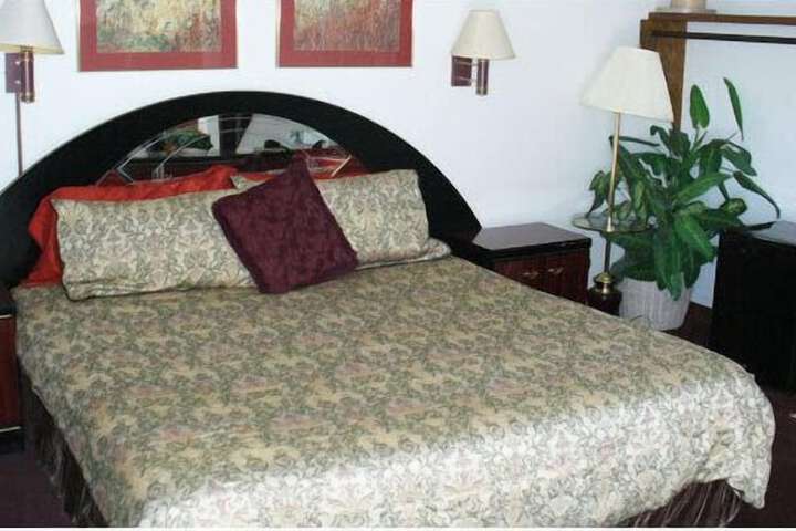 Oakdale Motel