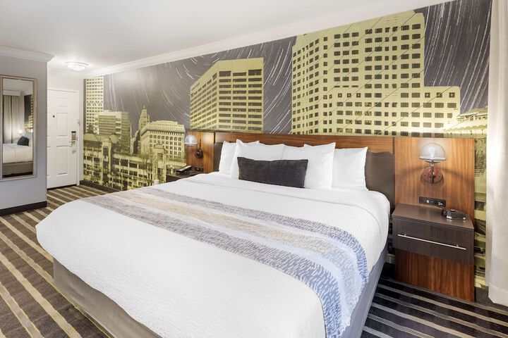 Room 36 of 59