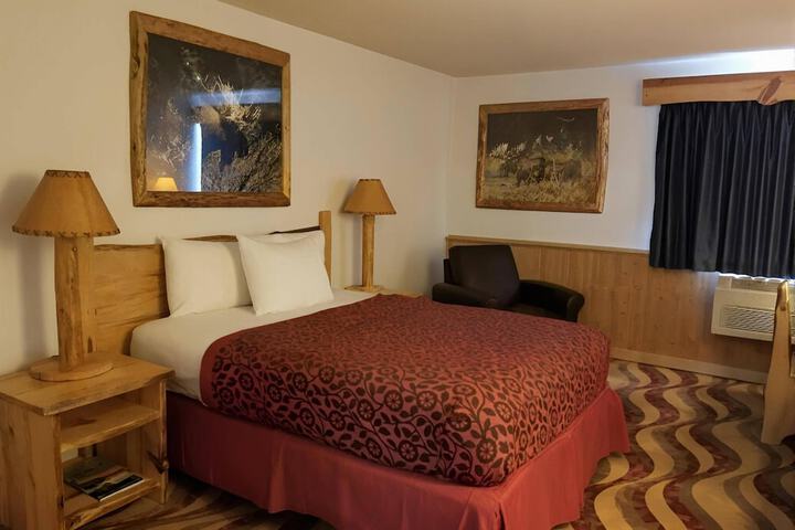 Sandpoint Inn
