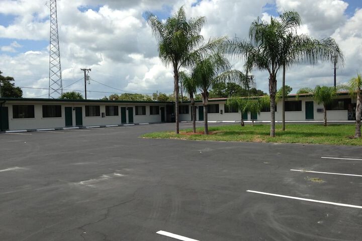Property Grounds 16 of 26