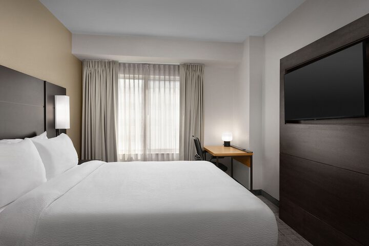 Room 18 of 30
