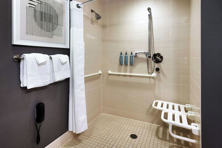 Courtyard by Marriott Lincoln Downtown