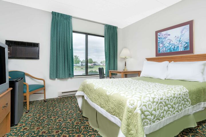 Room 11 of 13