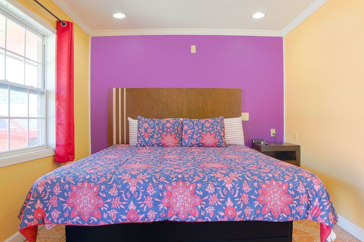 Room 25 of 40