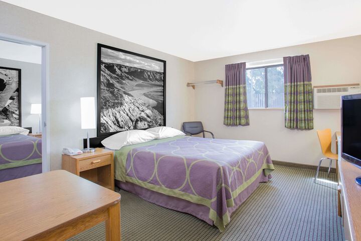 Room 7 of 15