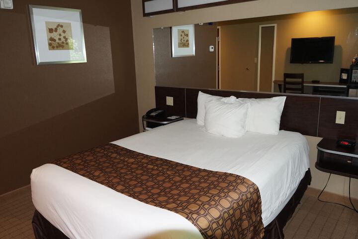 Room 10 of 39
