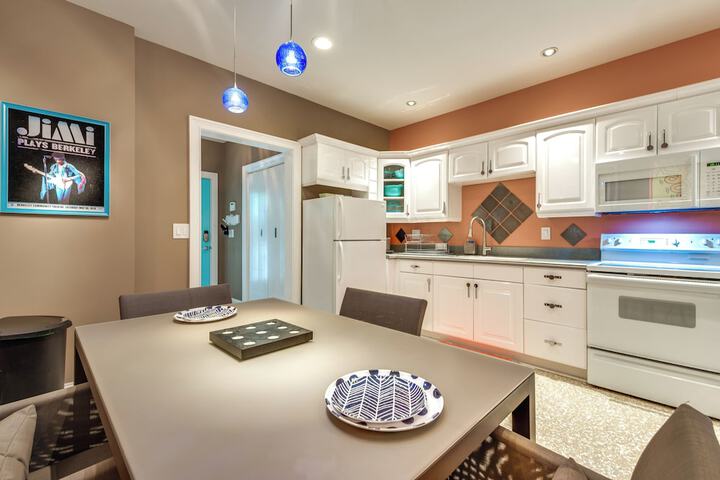 Modern Retreat w / River View in Roswell!