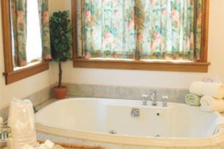Hot Tub 88 of 100