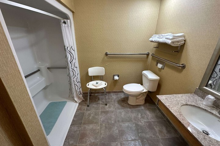 Room 32 of 42