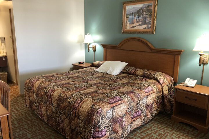 Room 33 of 46