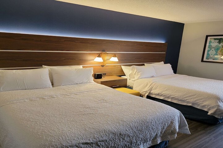 Room 10 of 29