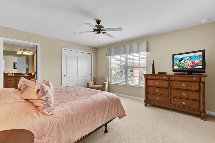 Room 34 of 47