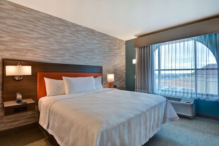 Home2 Suites by Hilton Orlando at Flamingo Crossings
