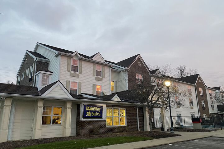 MainStay Suites Middleburg Heights Cleveland Airport