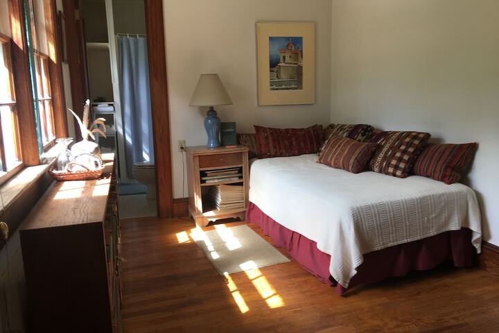 Room 4 of 55