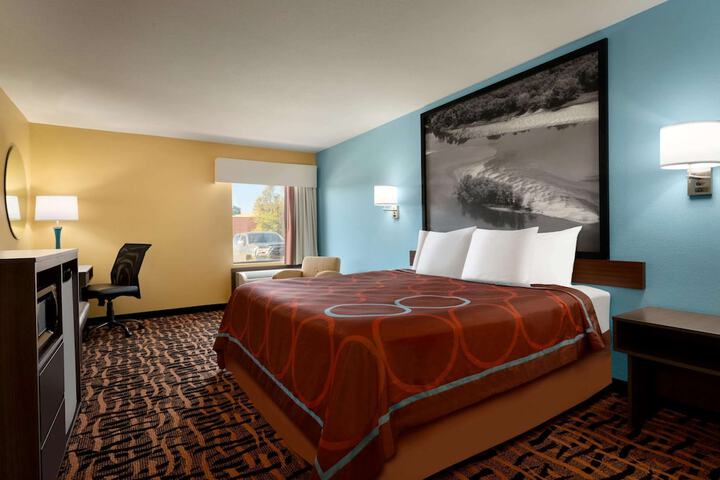 Room 32 of 34
