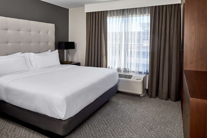 Cumberland House Knoxville Tapestry Collection by Hilton