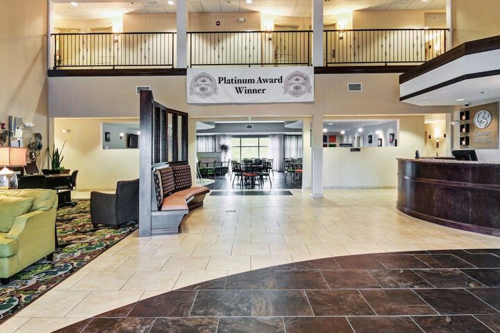 Comfort Suites near Hot Springs Park