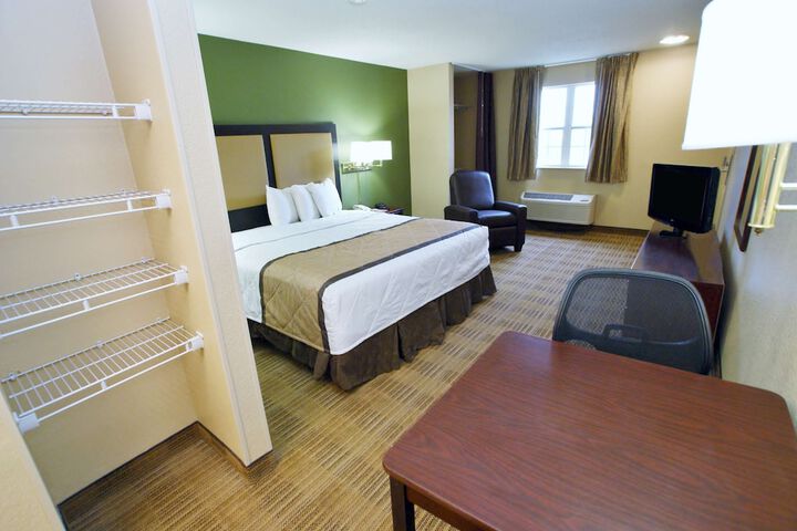 Room 14 of 24
