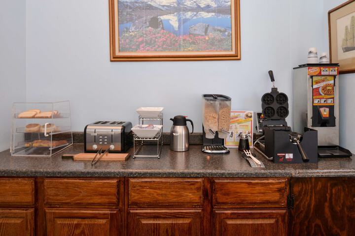 Breakfast/Coffee Service 28 of 29