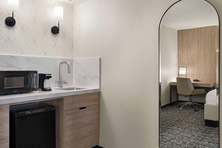 Hyatt Place Kansas City / Overland Park/Metcalf