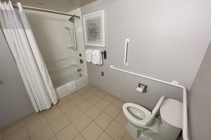 Room 9 of 35
