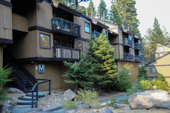 Bigwood 040 - One Bedroom Condo
