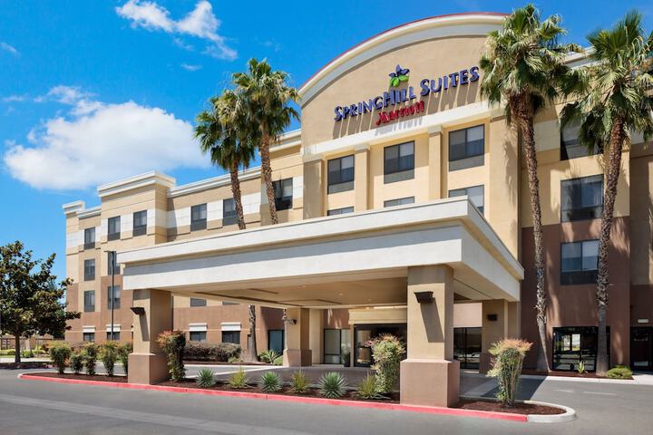 Hotel 2 of 49