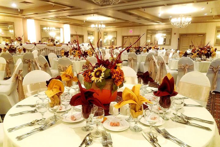 Ballroom/Hall 51 of 56