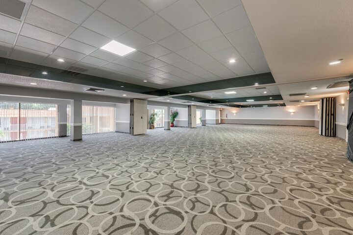 Ballroom/Hall 47 of 55