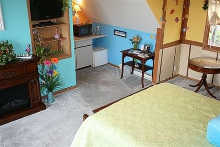 Room 9 of 56