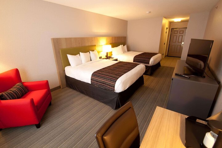 Room 9 of 28
