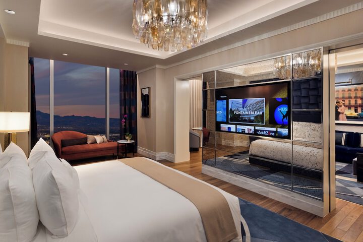 Room 42 of 182