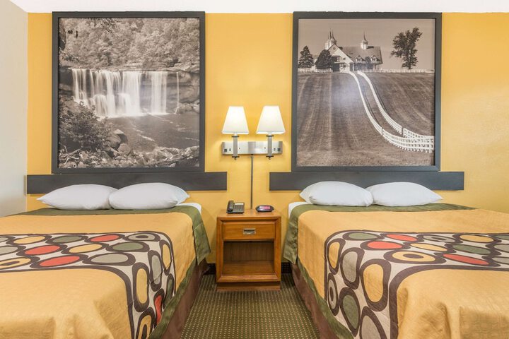 Room 8 of 17