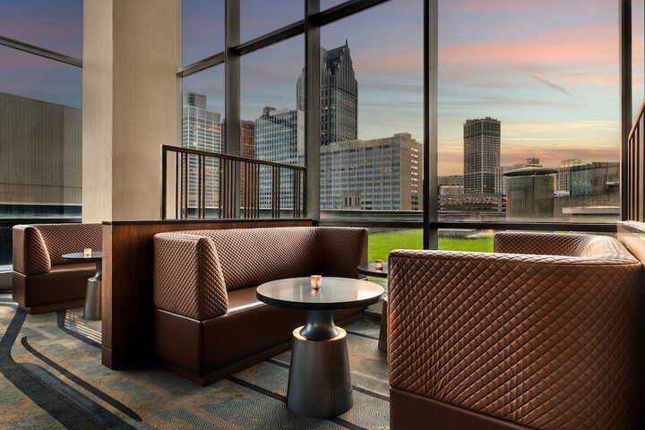 Lounge 62 of 72