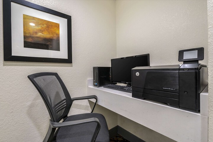 Business Center 42 of 42