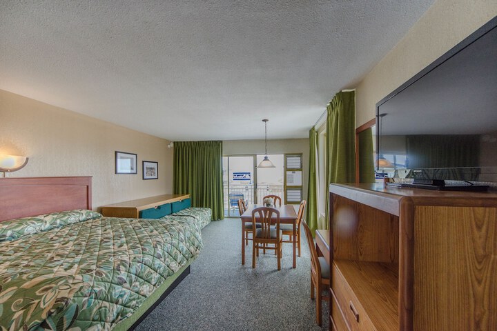 Room 33 of 72
