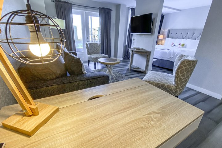 Room 28 of 65