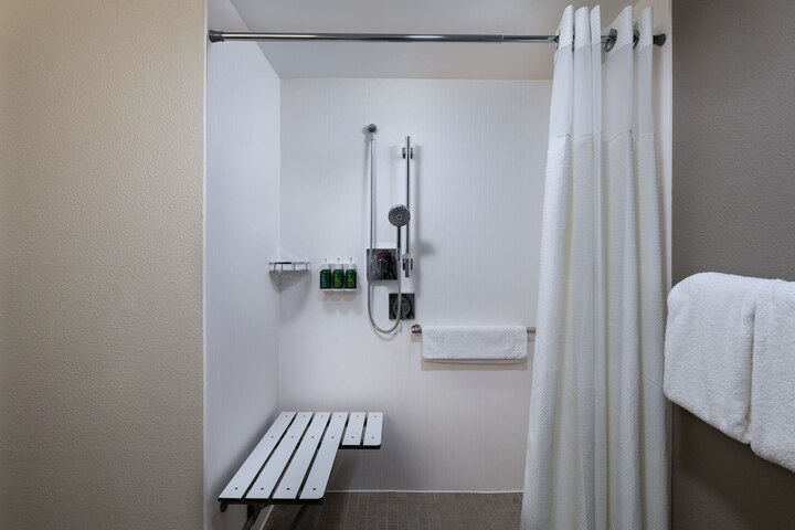 Room 16 of 36