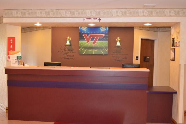 Econo Lodge Christiansburg-Blacksburg I-81