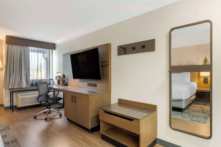 Room 21 of 32