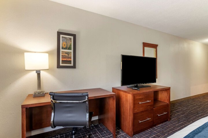 Room 27 of 36