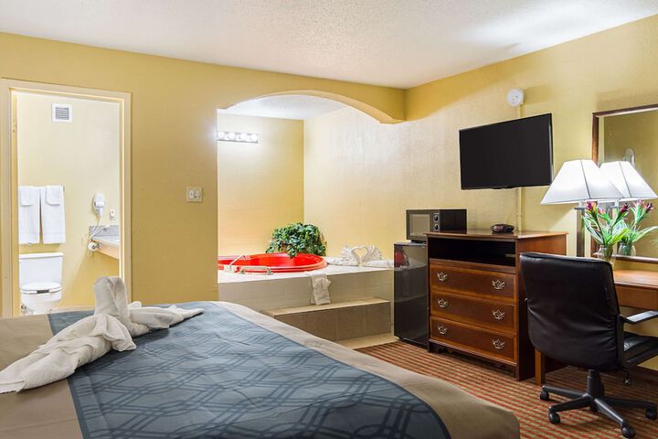 Room 18 of 32