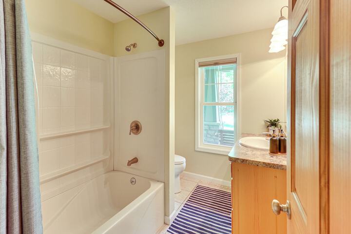 Lakeside Alexandria Retreat w / Deck + Boat Dock!