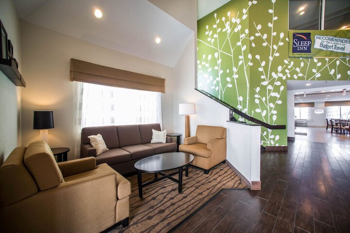 Hotel Interior 10 of 38