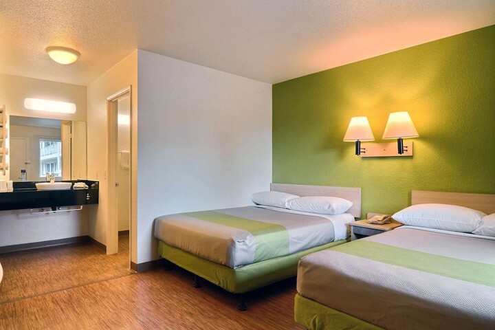 Room 10 of 24