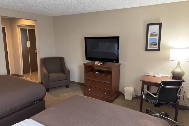 Wingate by Wyndham Utica