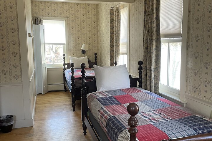 Room 80 of 99
