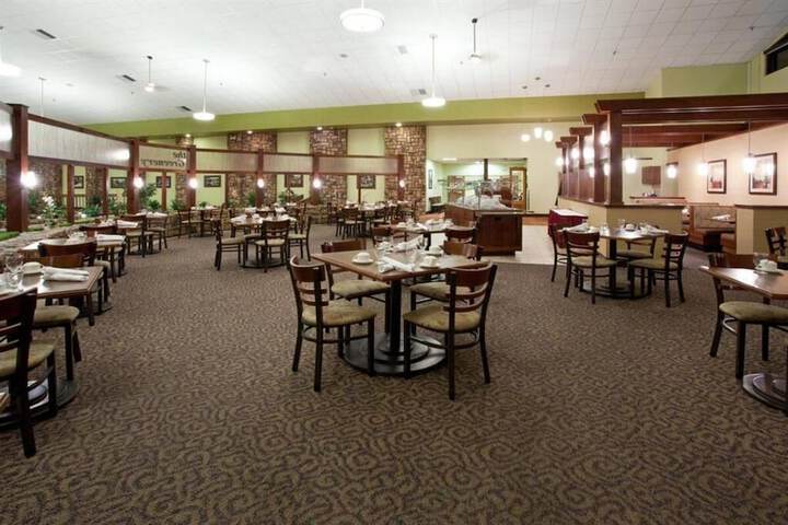 Dining 20 of 32
