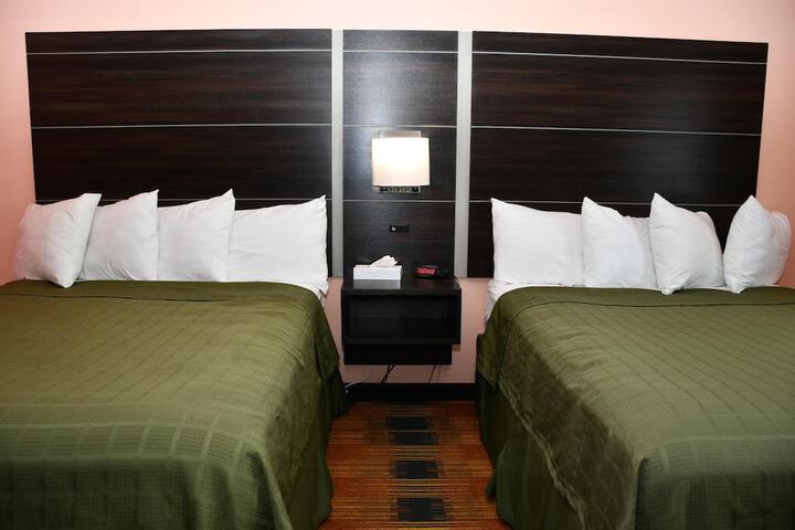 Room 17 of 39